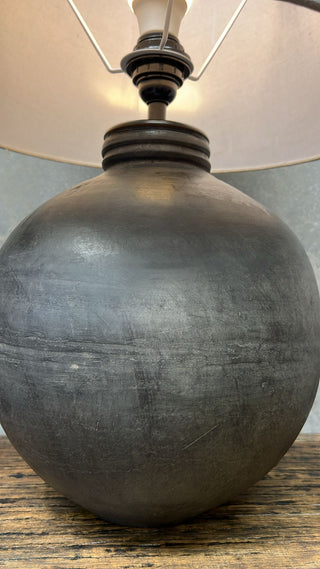 Vintage Black Donut  Neck Moon Pot