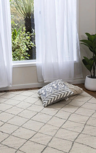 Orlean-Hand Knotted Diamond Rugs